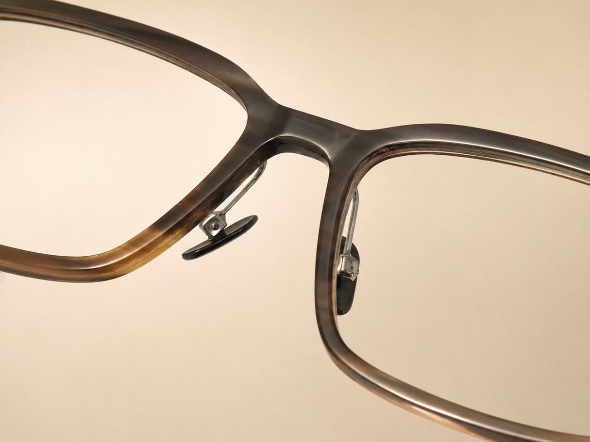 Strata buffalo horn rim and adjustable nose pad detail