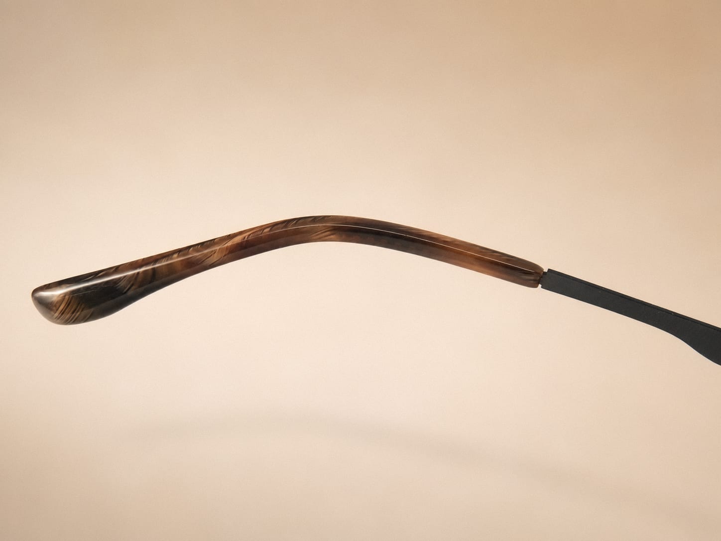 Strata temple tip showing the natural buffalo horn pattern