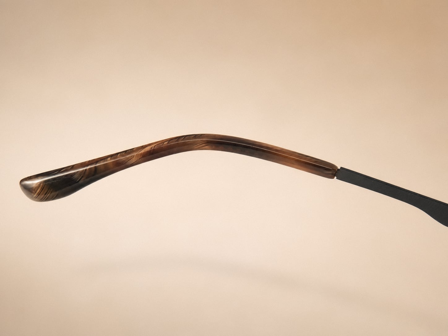 Strata temple tip showing the natural buffalo horn pattern