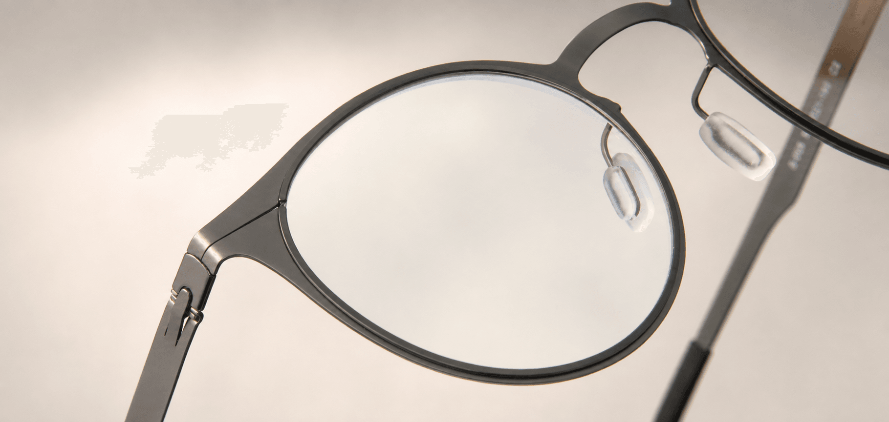 Orbit round metal optical frame with adjustable nose pads