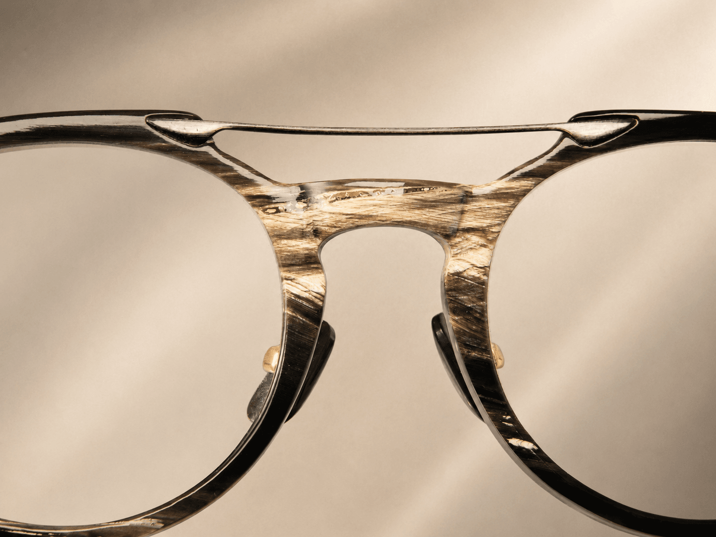 Front view of the Moraine buffalo horn frame