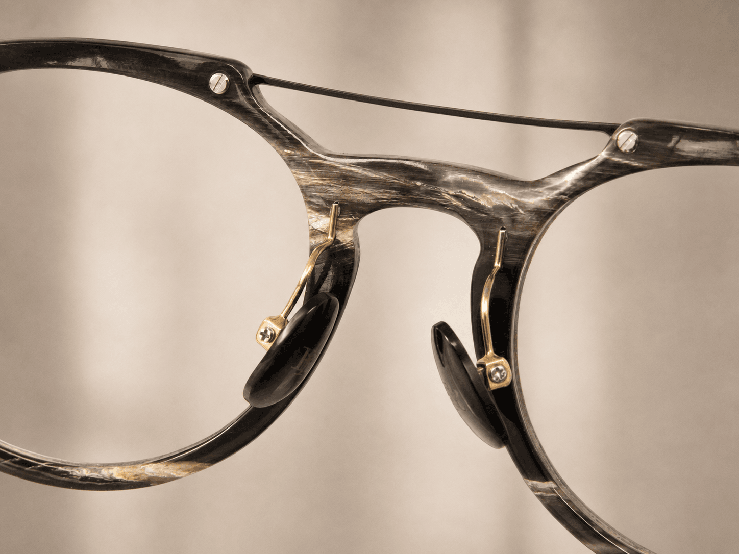 Moraine buffalo horn bridge and rim detail